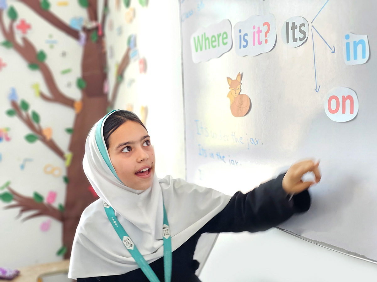 آموزش تخصصی زبان انگلیسی program at Raha Foundation