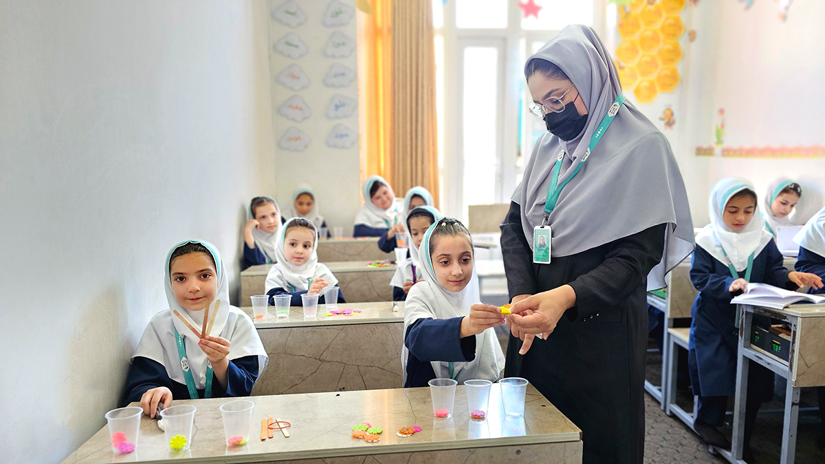 فرحناز رحیمی program at Raha Foundation