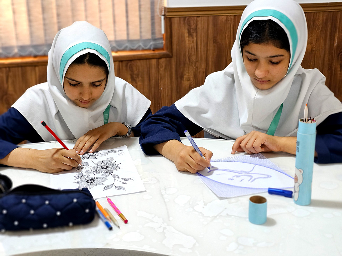 مهارت های کامپیوتر و گرافیک program at Raha Foundation