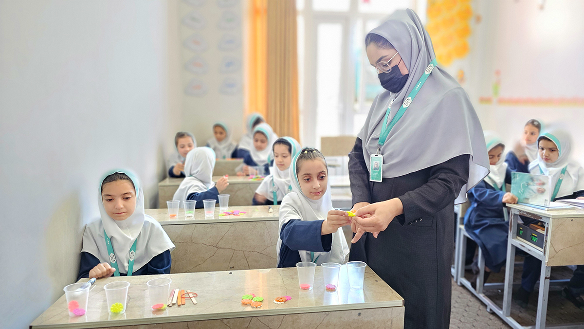فرحناز رحیمی program at Raha Foundation