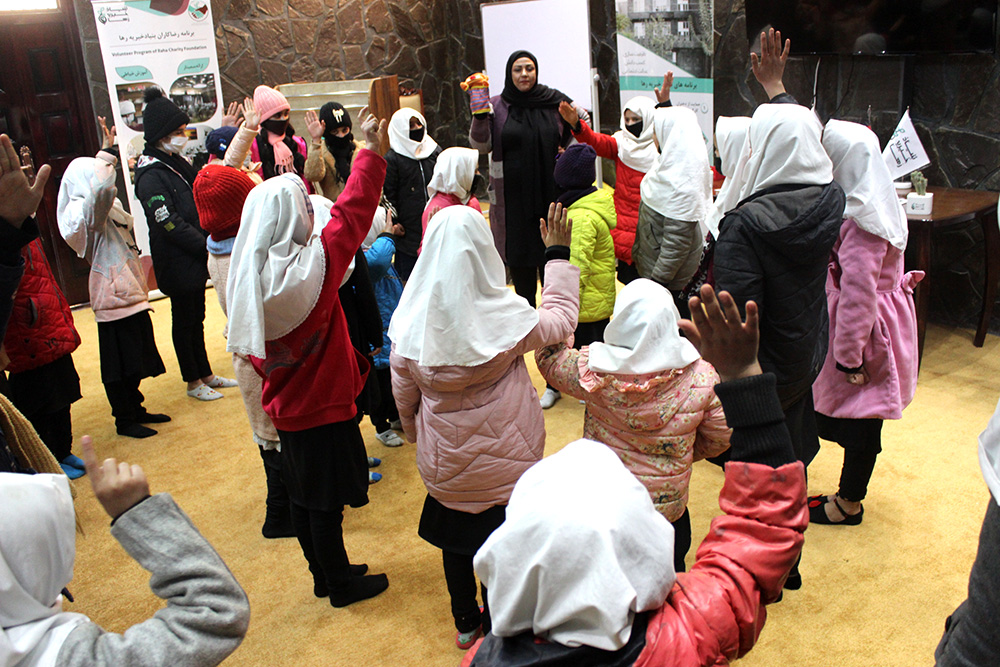 بنفشه محبی program at Raha Foundation