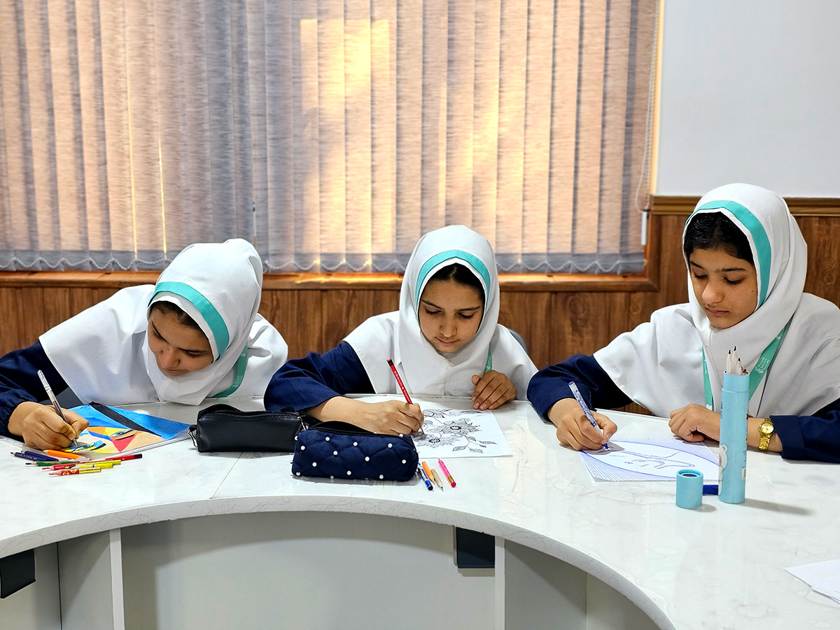 مهارت های کامپیوتر و گرافیک program at Raha Foundation